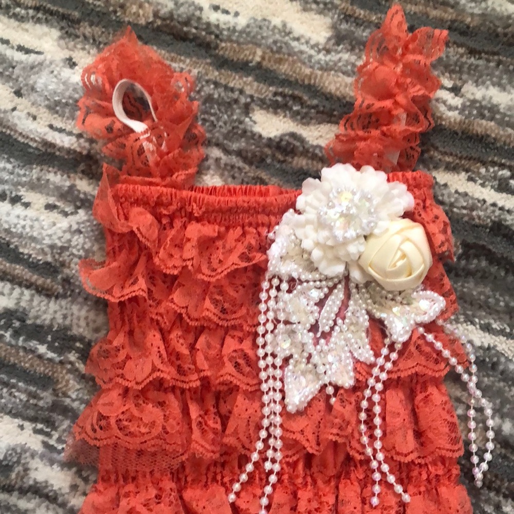 Outfit - Picture 2 of 6
